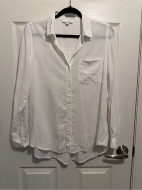 beachlunchlounge White Collar Button-Down Top